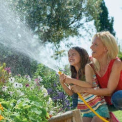 B&M Hozelock Superhoze 30m -Garden Series Store 338032 hozelock 30m expanding superhoze 2