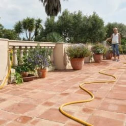 B&M Hozelock Superhoze 30m -Garden Series Store 338032 hozelock 30m expanding superhoze 3