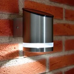 Manhattan Solar Powered Wall Light -Garden Series Store 366488 manhattan solar powered wall light cool white led